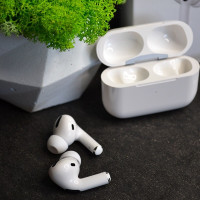 Навушники AirPods Pro Wireless Charging Case H1DGJF6A1059